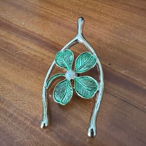 VTG GERRYS GOOD LUCK 4 LEAF SHAMROCK CLOVER WISHBONE SIMULATED PEARL PIN BROOCH